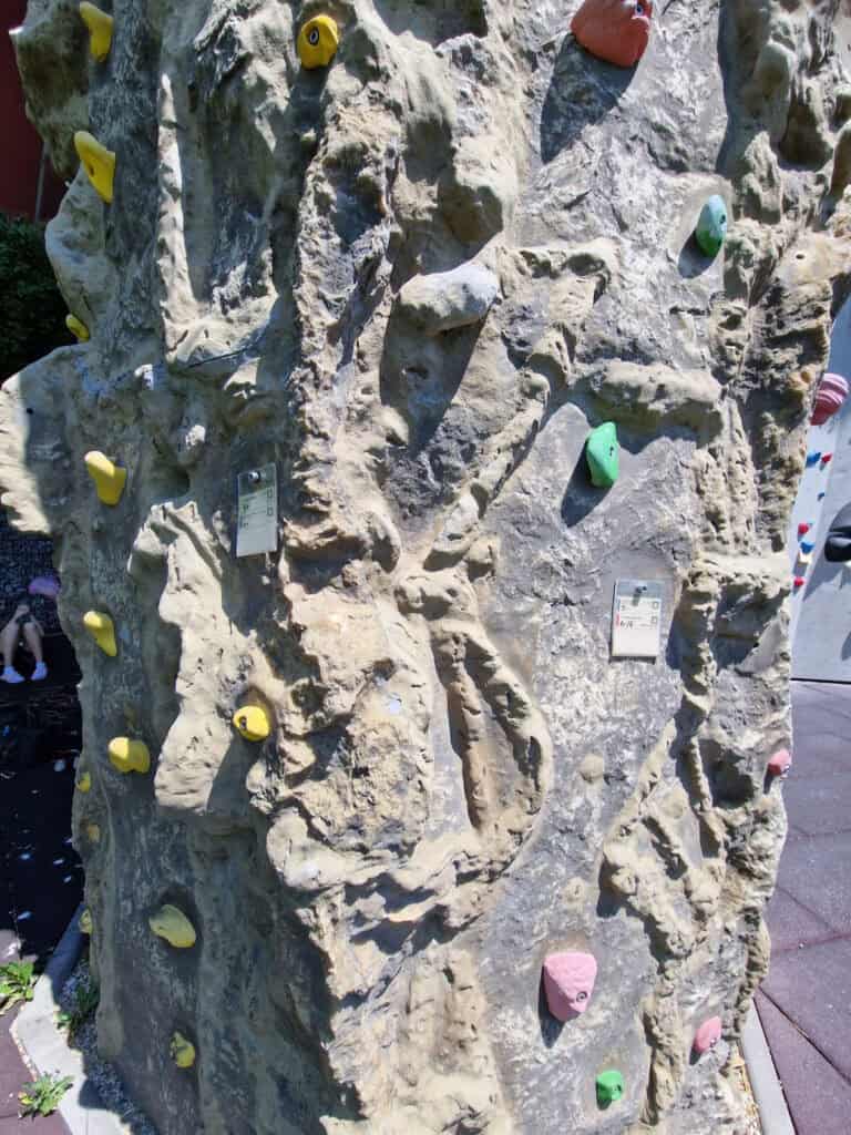 Kletterhalle DAV Regensburg Kunstfels Detailansicht