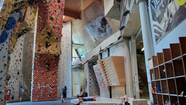 Kletterhalle DAV Regensburg Blick in die Halle