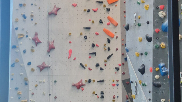 Blick in die Kletterhalle ES Vertikal