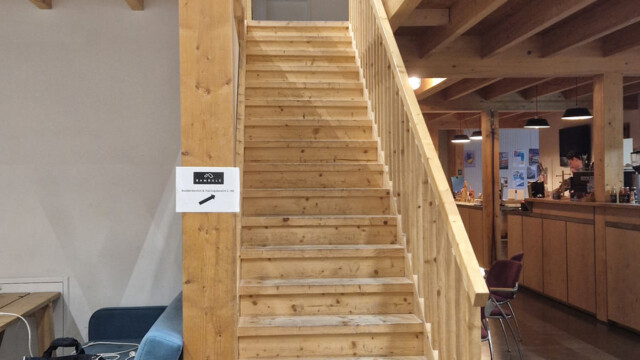 Treppe zum Toprope-Bereich in der Bambule